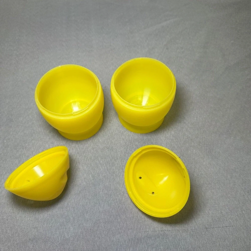 Vintage‎ Yellow Egg Shaped Plastic Salt Pepper Shakers Set